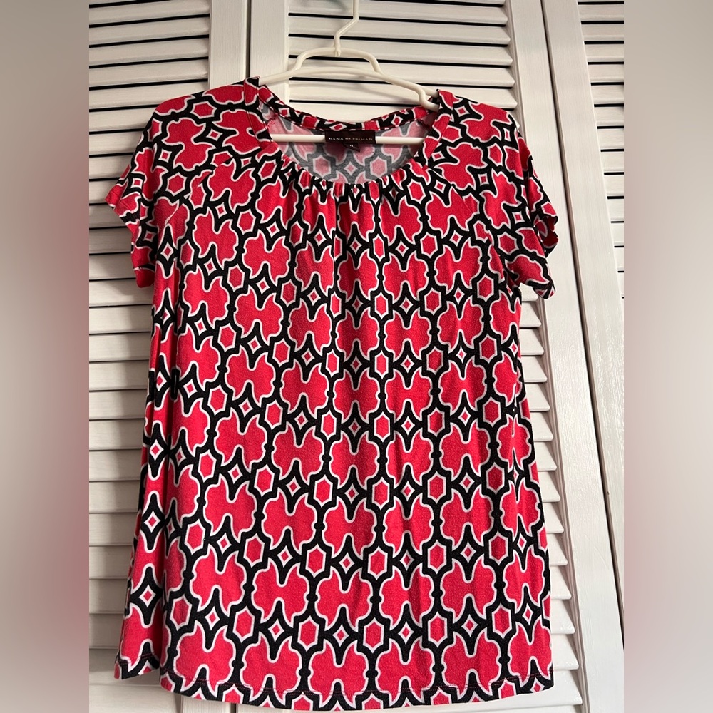 Womens top - Size medium - Dana Buchman